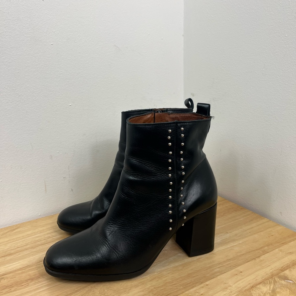 Black‎ Leather Ankle Boots with Studded Detail Sz 37